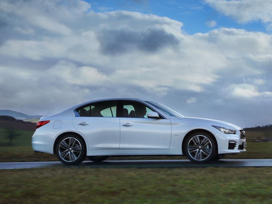  Infiniti Q50 2.0t 2014 года  (фото 4 из 8)